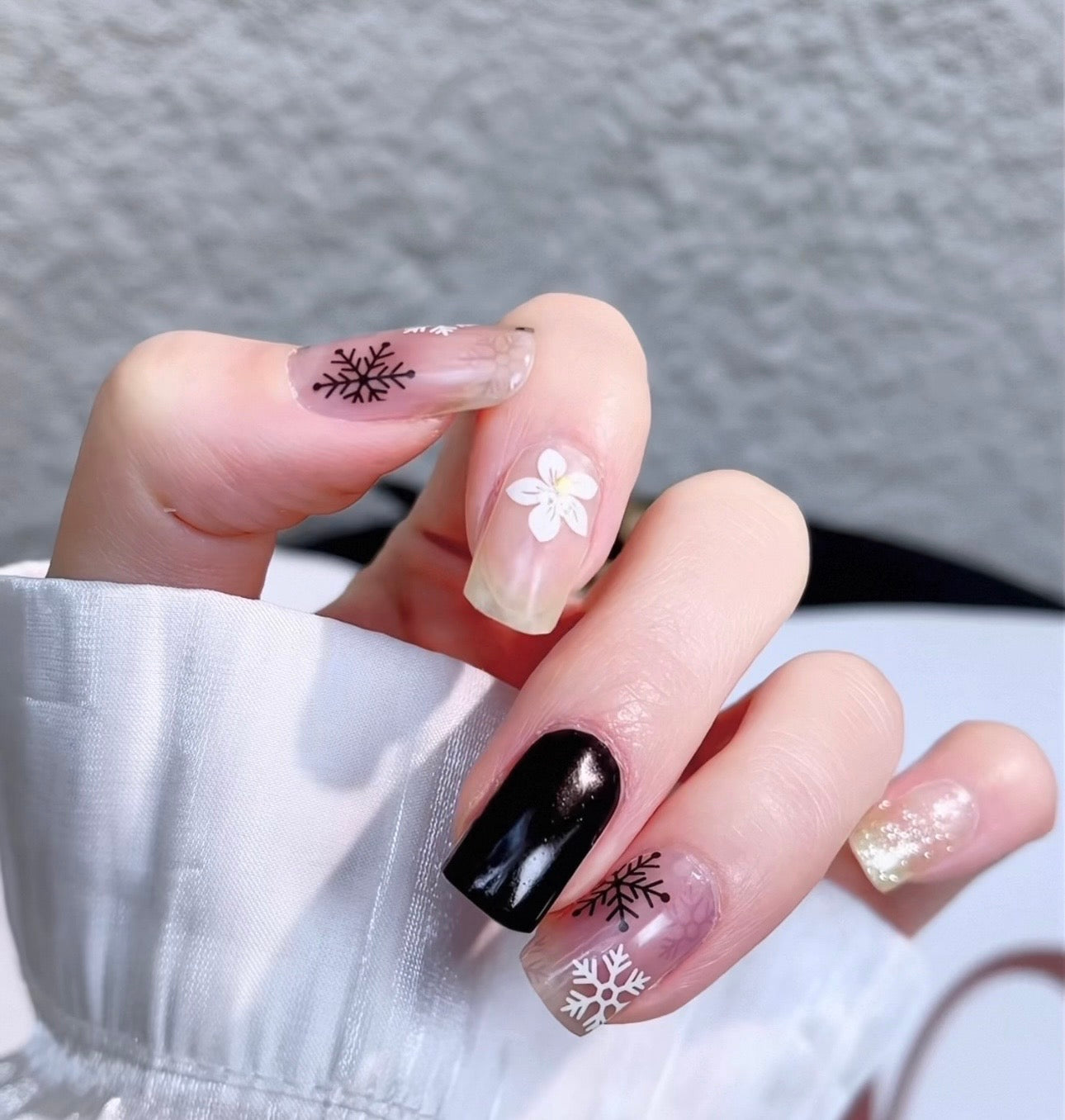 UV-Free | Black Snow #176